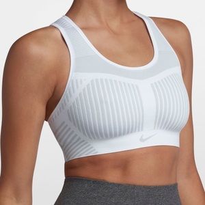 Nike flyknit bra